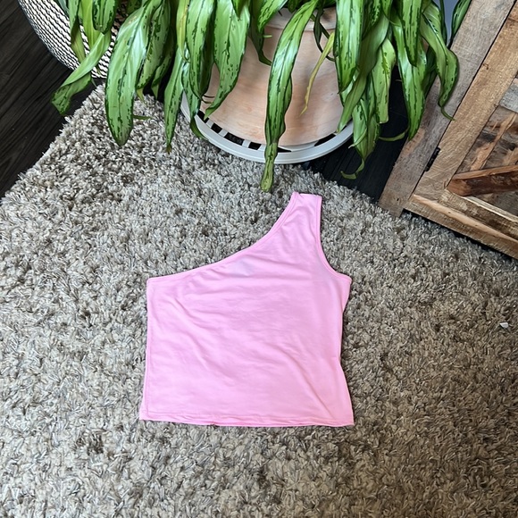 olivia Rae Tops - Adorable so soft pink one shoulder top worn 1x